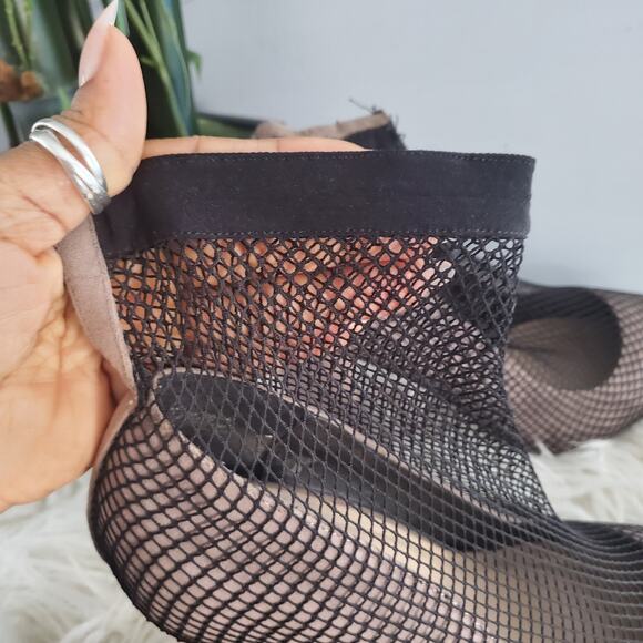 Shoe Dazzle Aria Black Fishnet Sock Chunky Heel Pointed Toe Pumps Size 12 - Picture 5 of 11